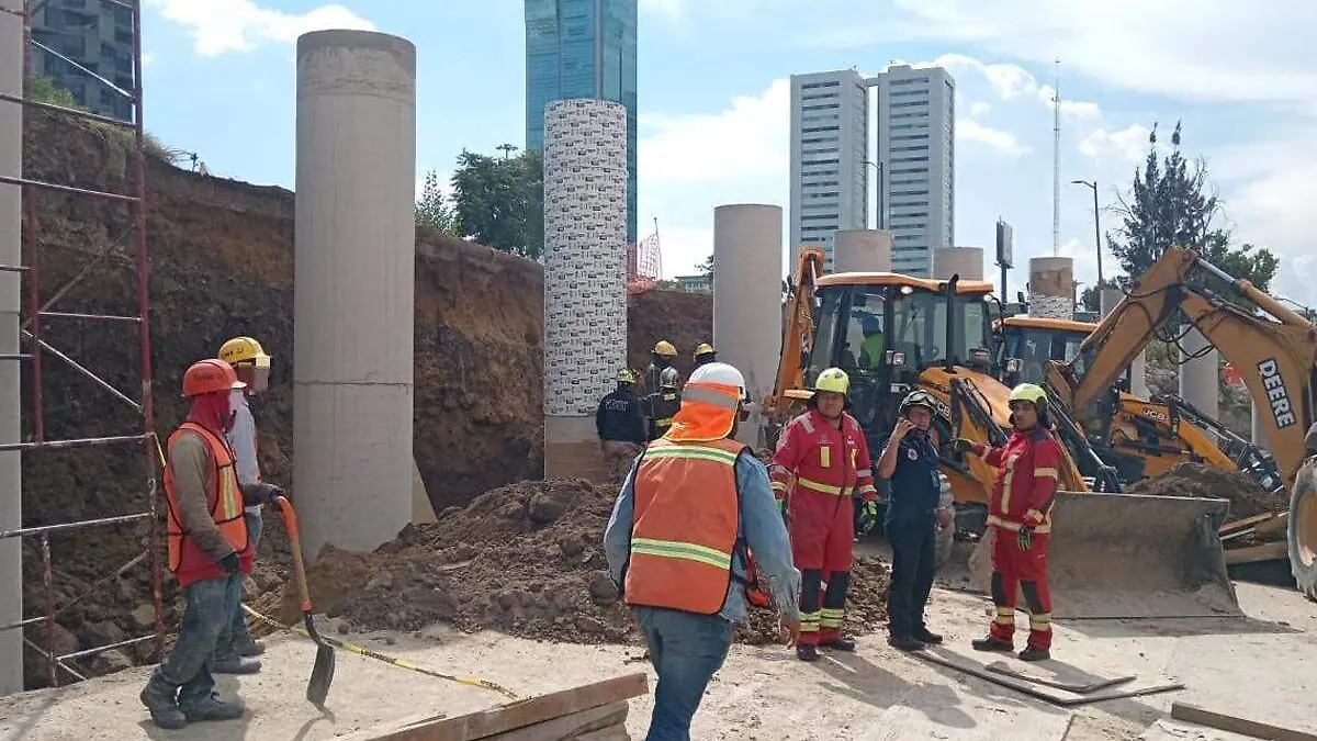 accidente en obras de la via atlixcayotl